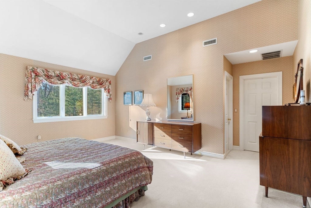 21 Highwood Ln