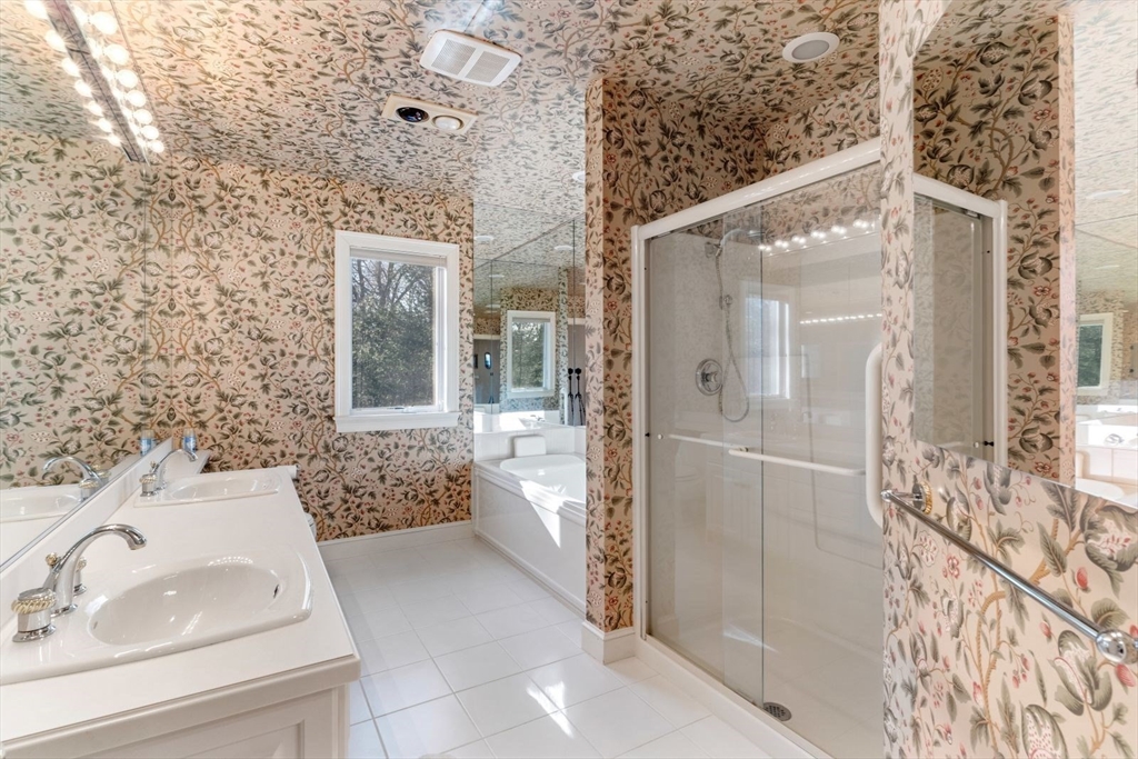 21 Highwood Ln