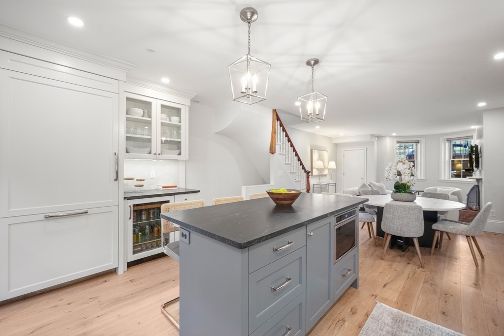 38 Montgomery St