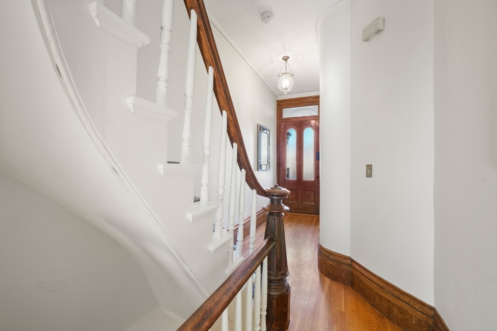 38 Montgomery St