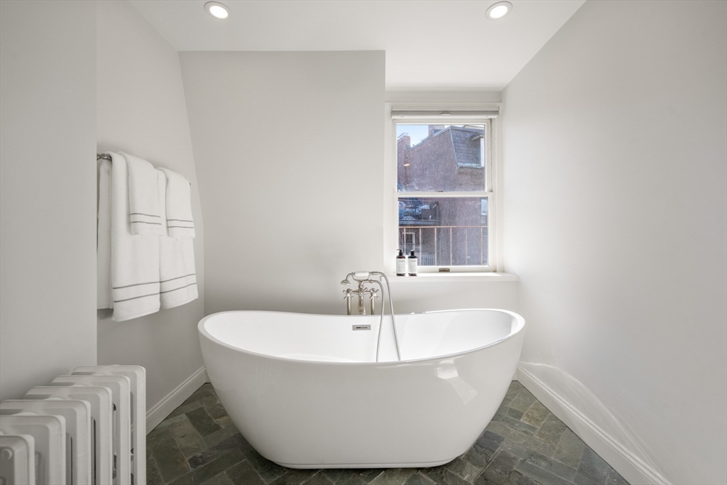 38 Montgomery St