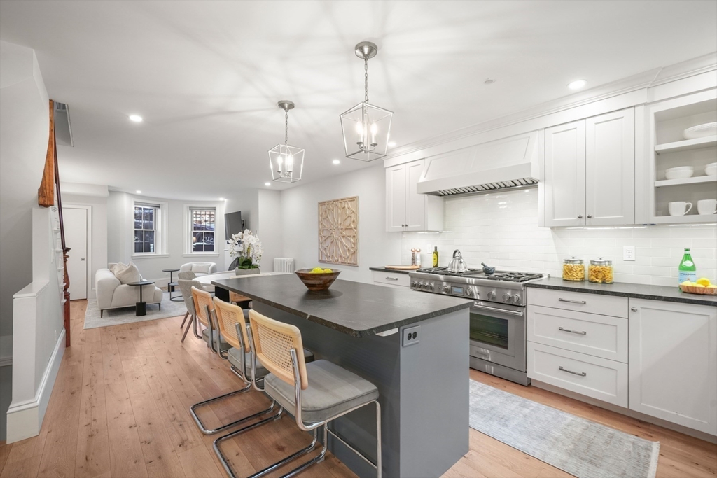 38 Montgomery St