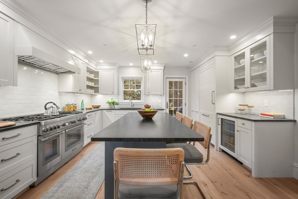 38 Montgomery St
