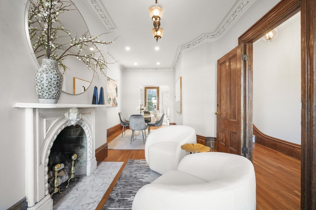 38 Montgomery St