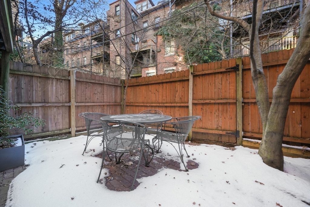 38 Montgomery St