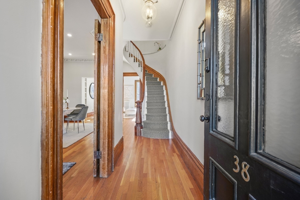 38 Montgomery St