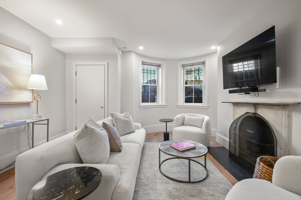 38 Montgomery St