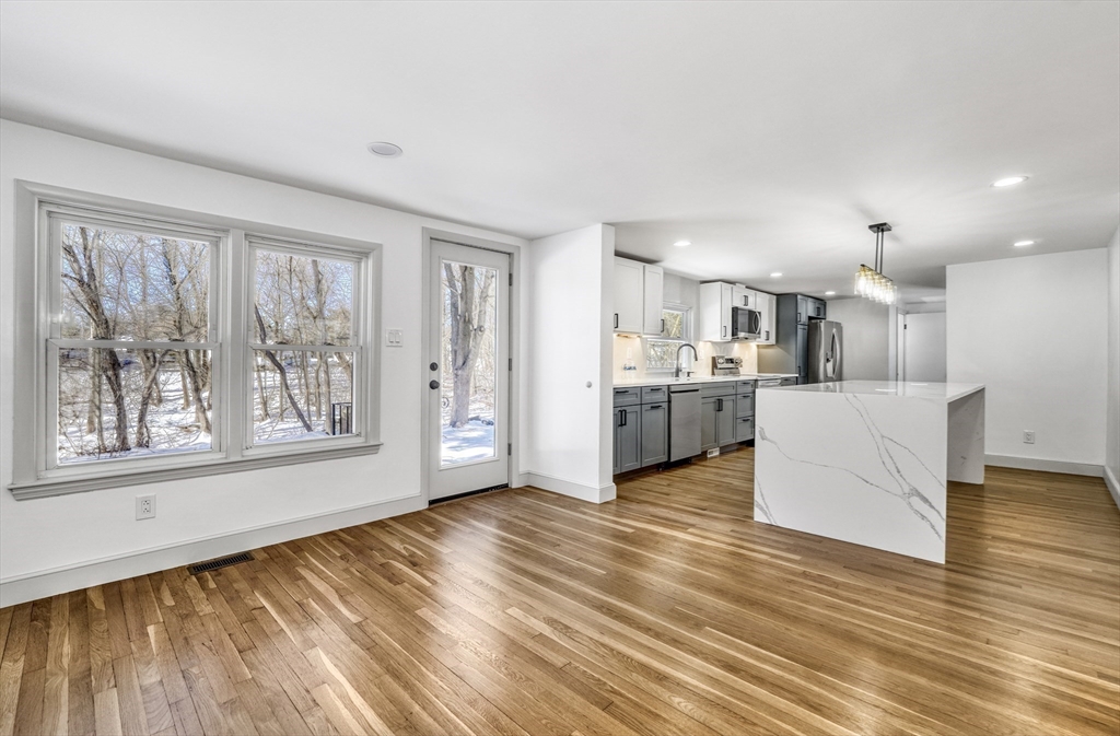 6 Spring Lane