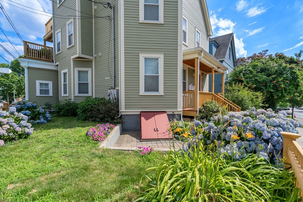 4 Cameron Ave # 1