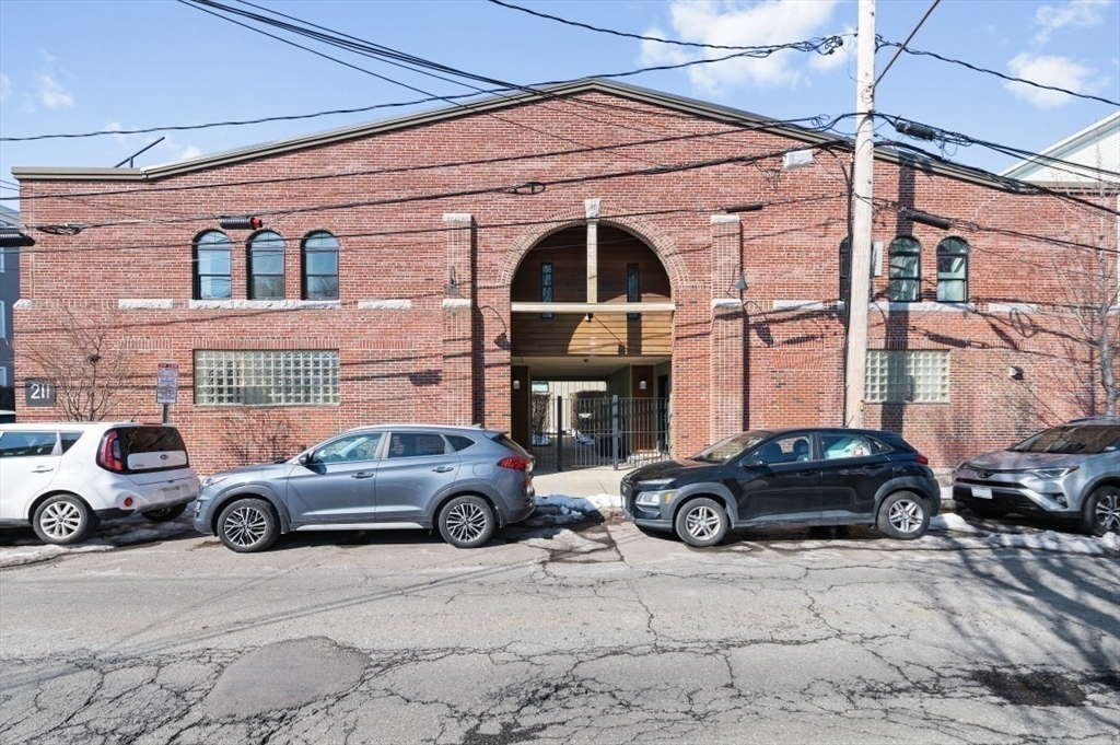 211 Tremont St # 3