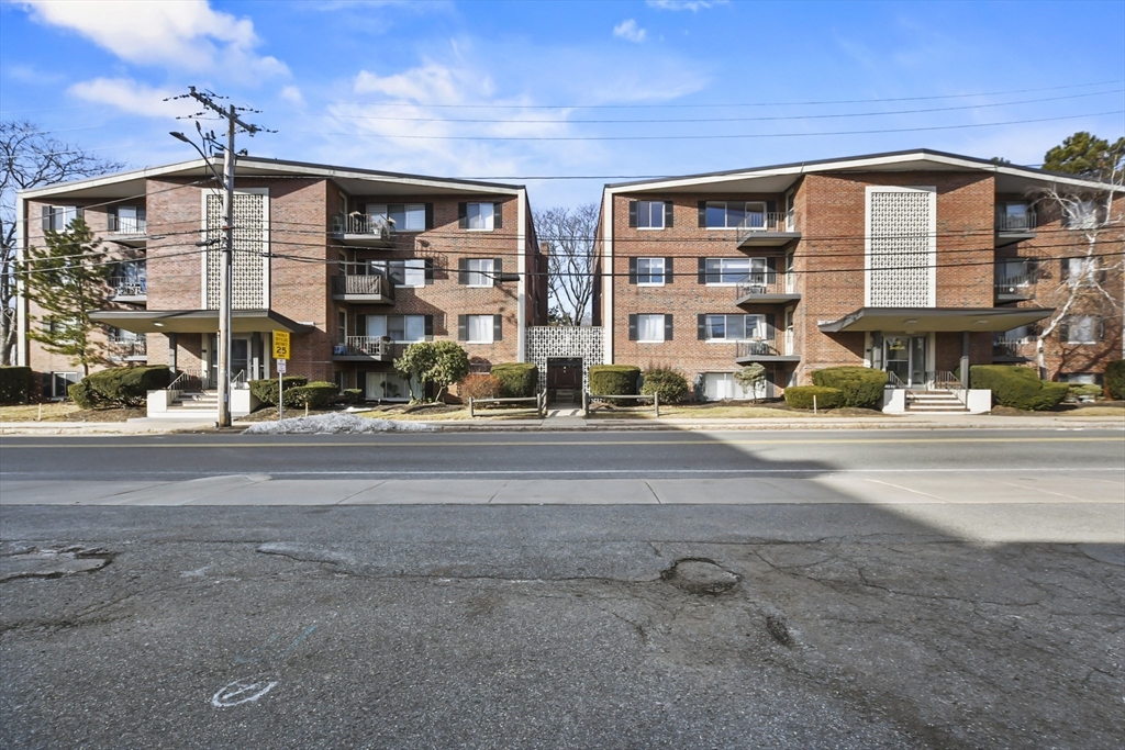 230 Essex St # 22