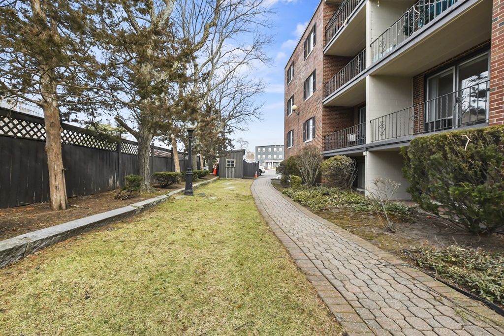 230 Essex St # 22