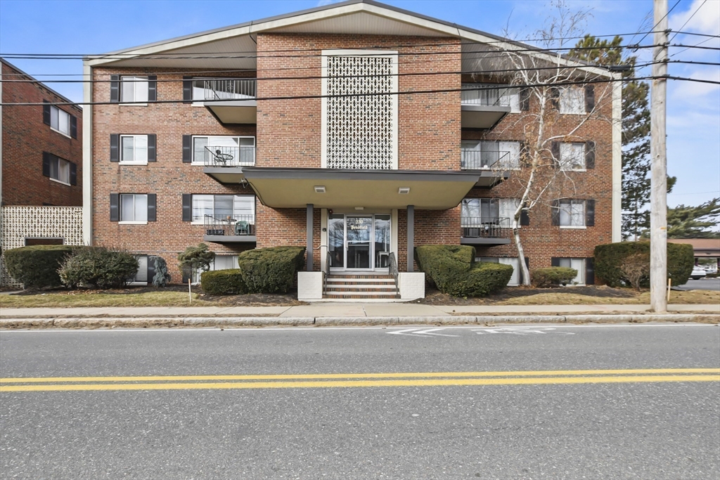 230 Essex St # 22