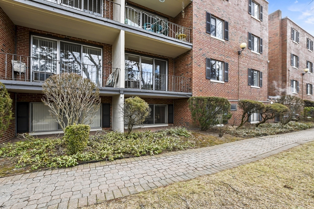 230 Essex St # 22