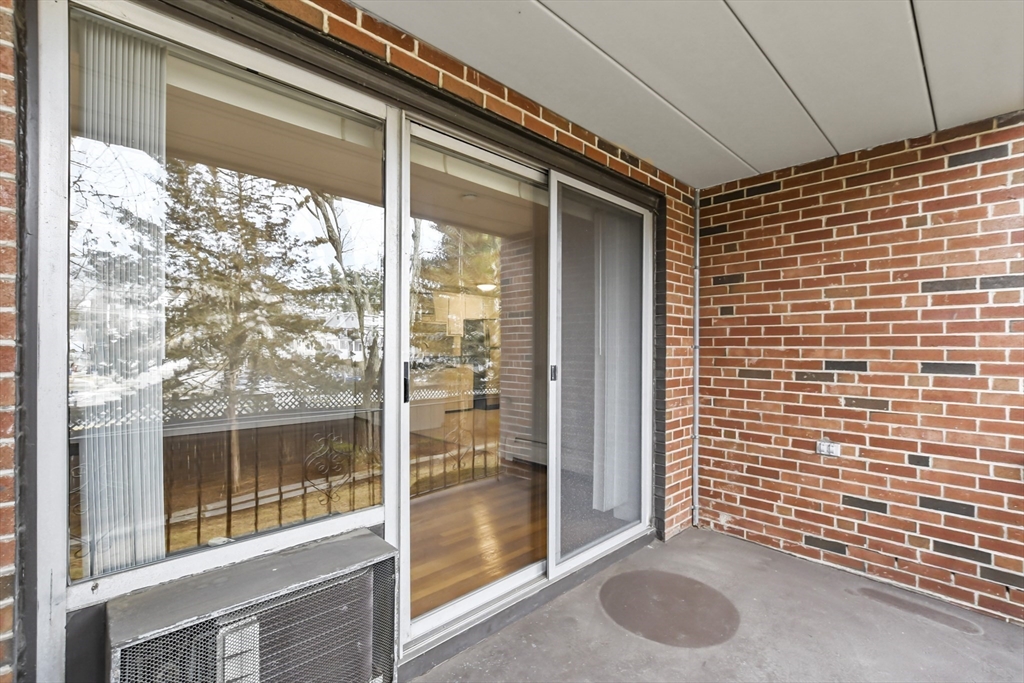 230 Essex St # 22