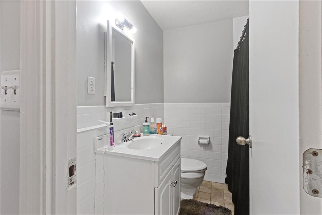 15 Main St # 16