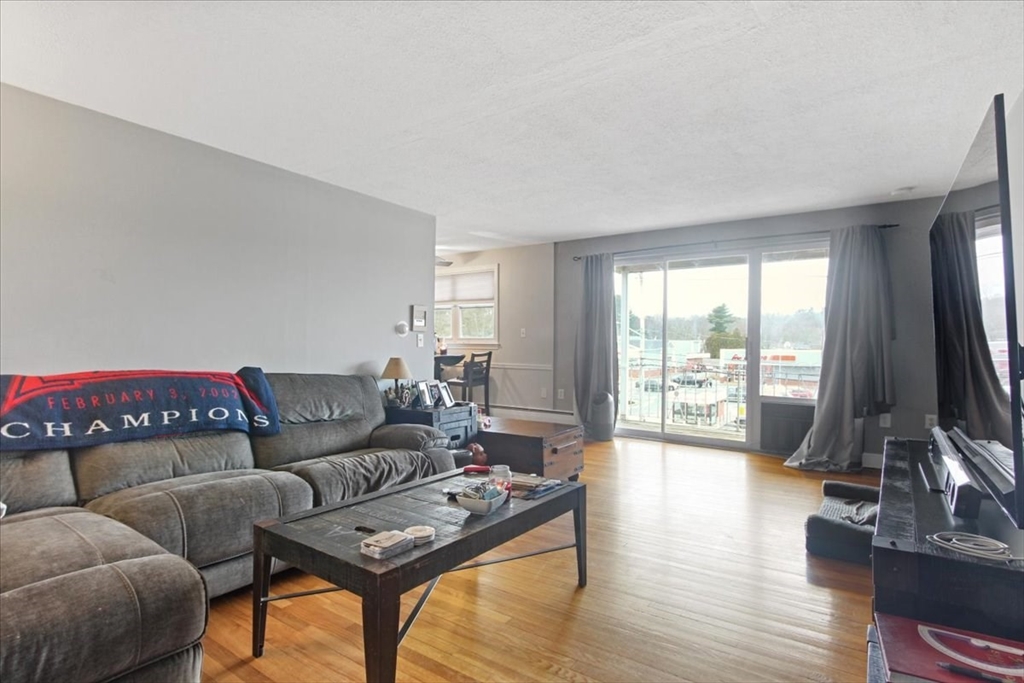 15 Main St # 16