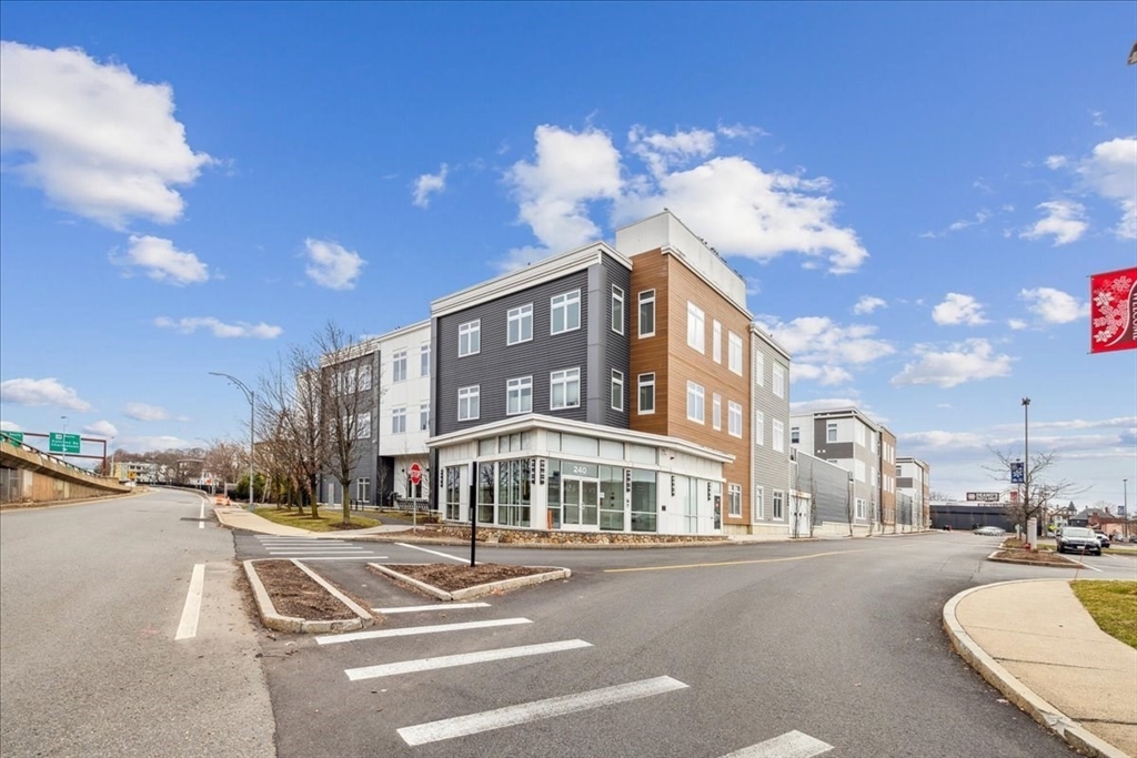 60 Cross Street E # 227
