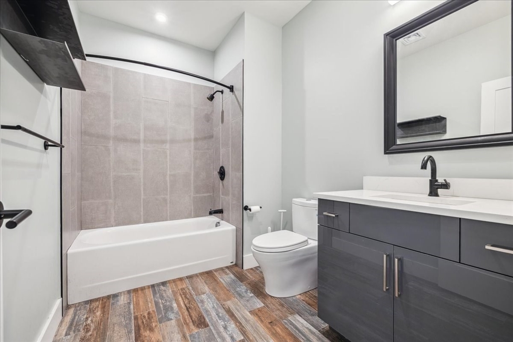 60 Cross Street E # 227