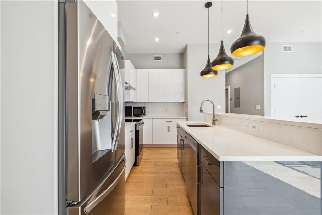 60 Cross Street E # 227