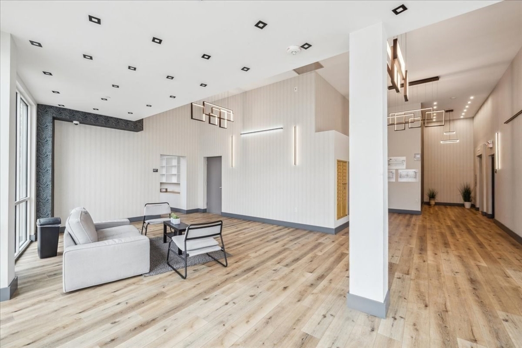 60 Cross Street E # 227