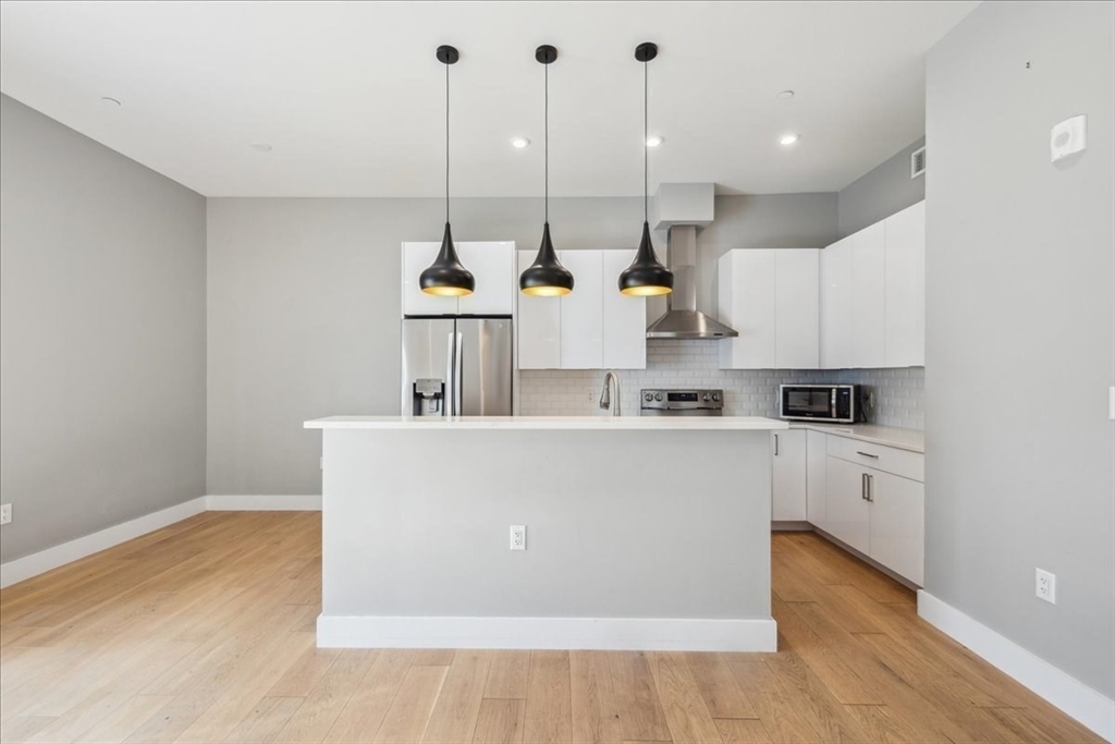 60 Cross Street E # 227