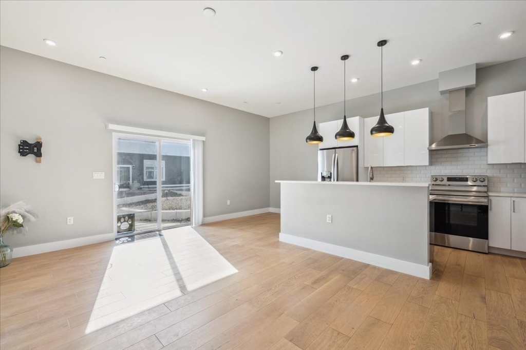 60 Cross Street E # 227