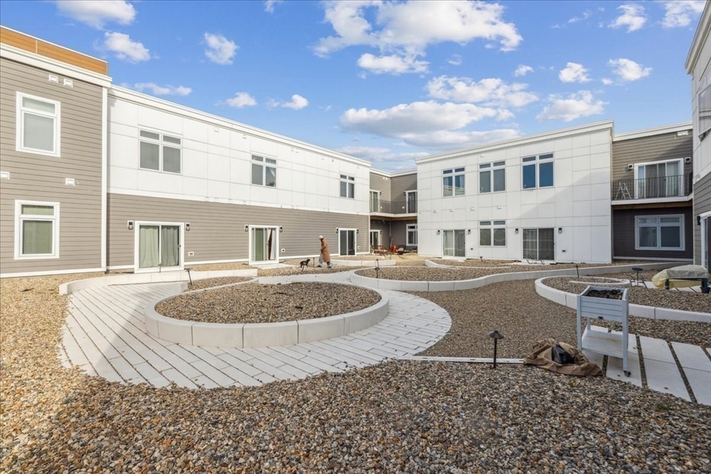 60 Cross Street E # 227