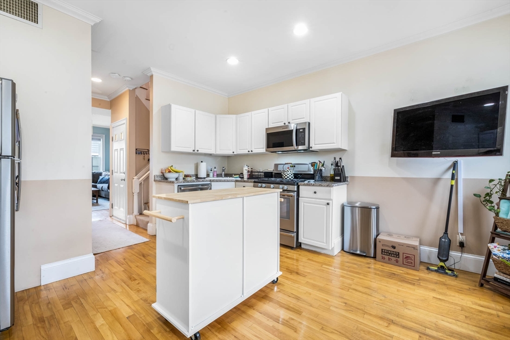433 W 4th Street # 2