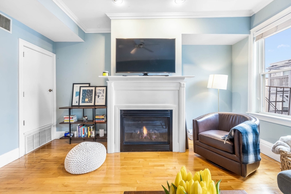 433 W 4th Street # 2