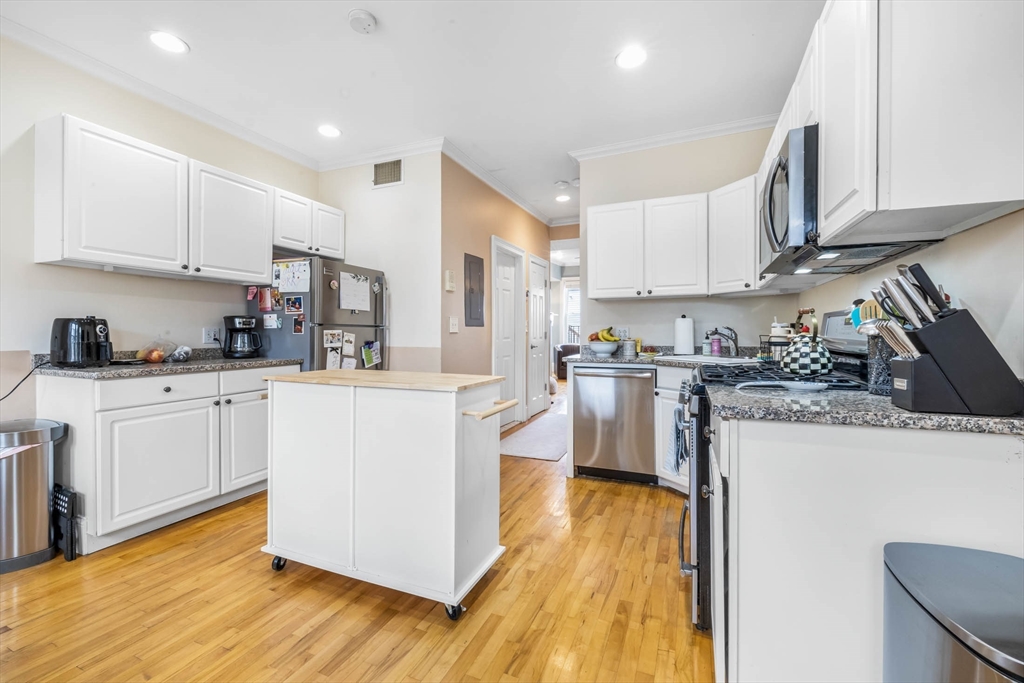 433 W 4th Street # 2
