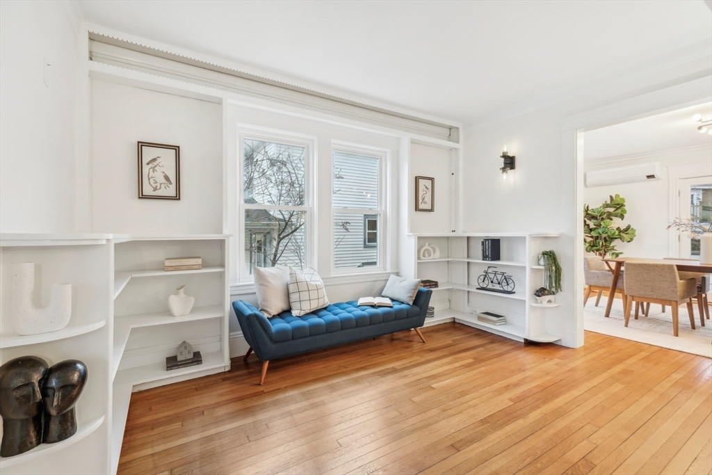 72 Las Casas St
