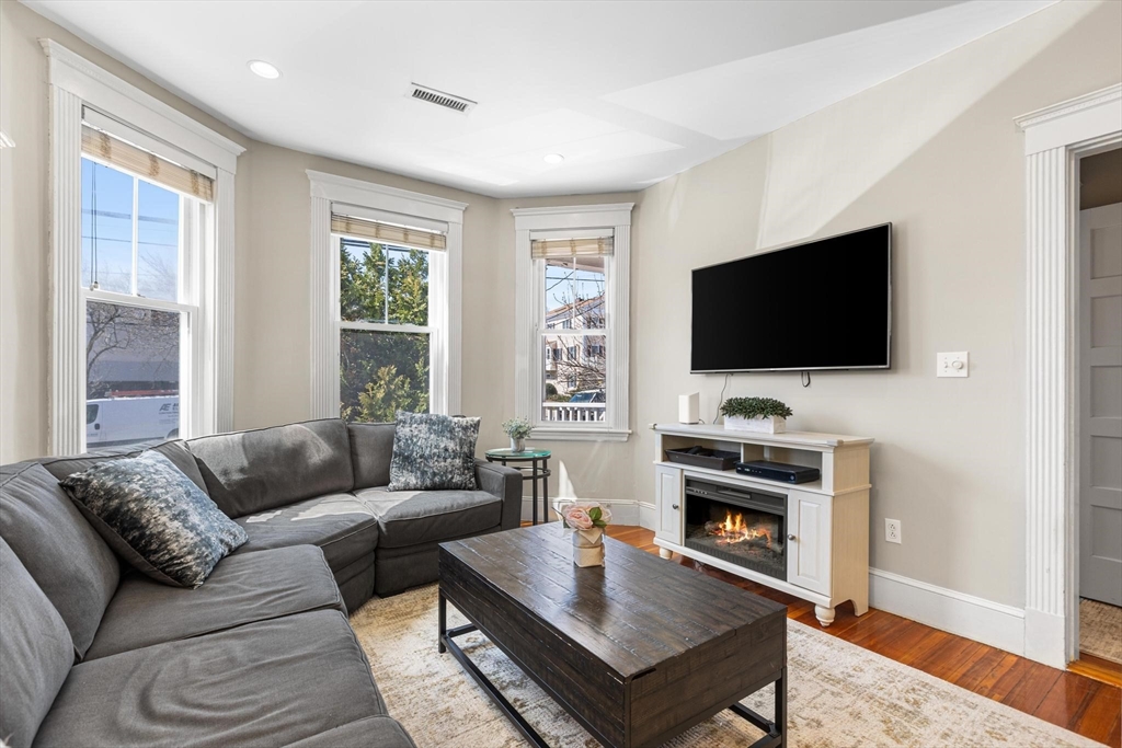 1057 Massachusetts Ave # 1