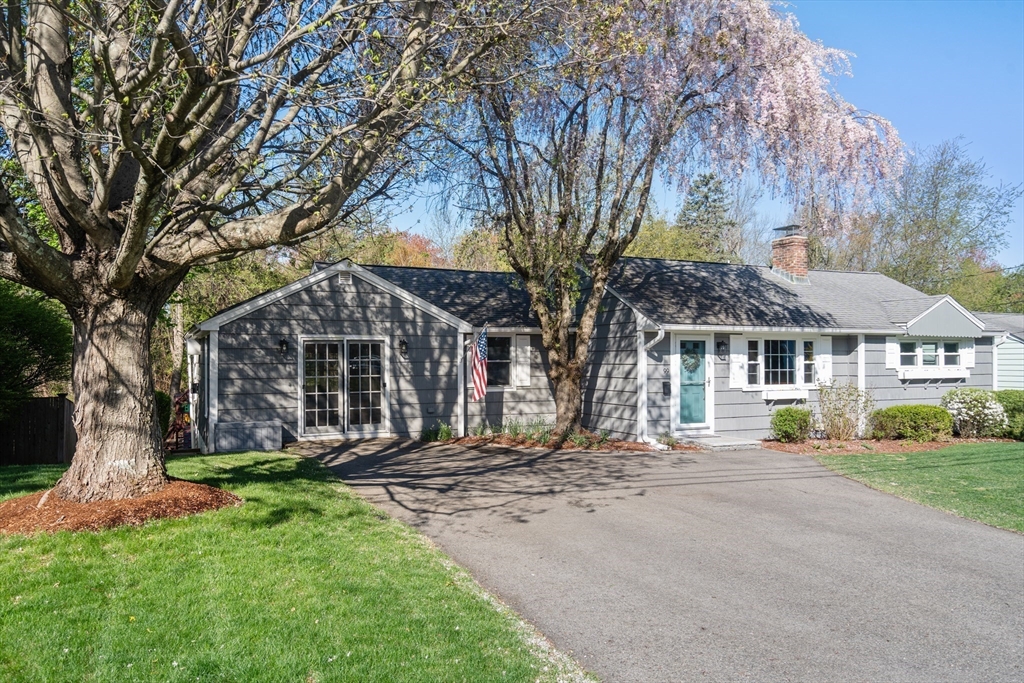 99 Edgewater Drive