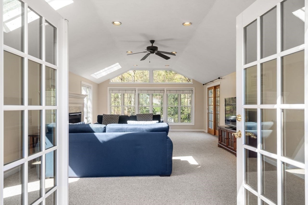 99 Edgewater Drive