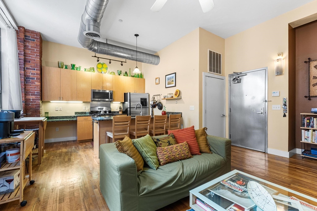 13-17 Willow Street # 305
