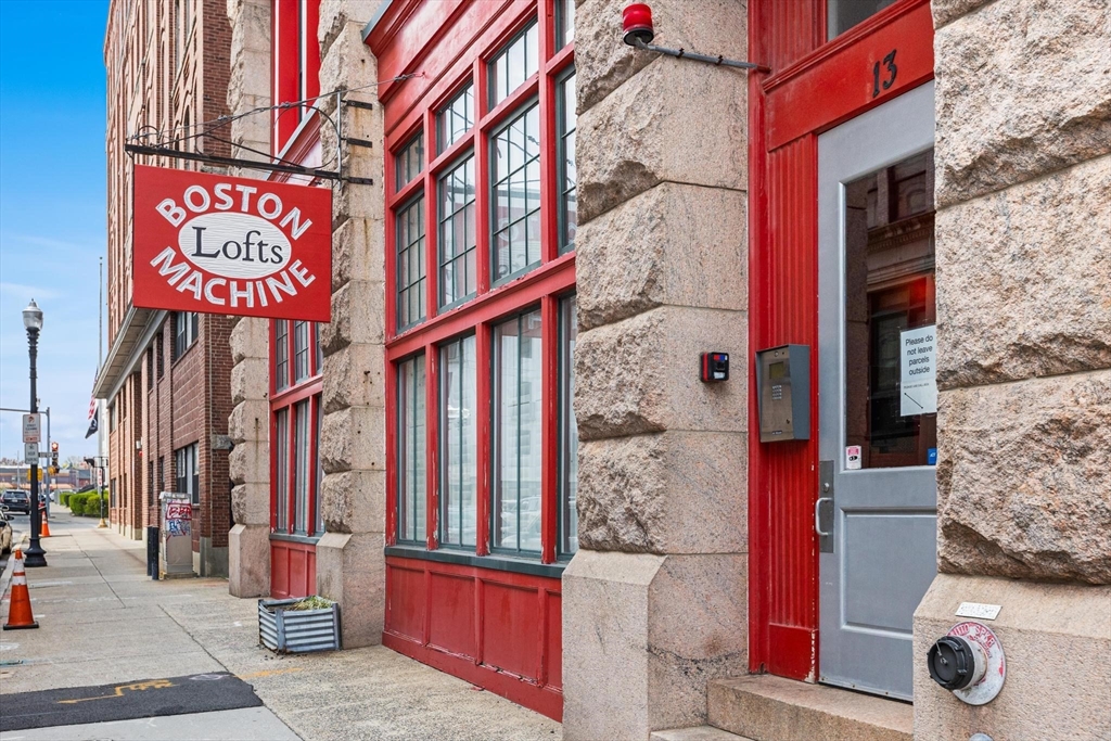 13-17 Willow Street # 305