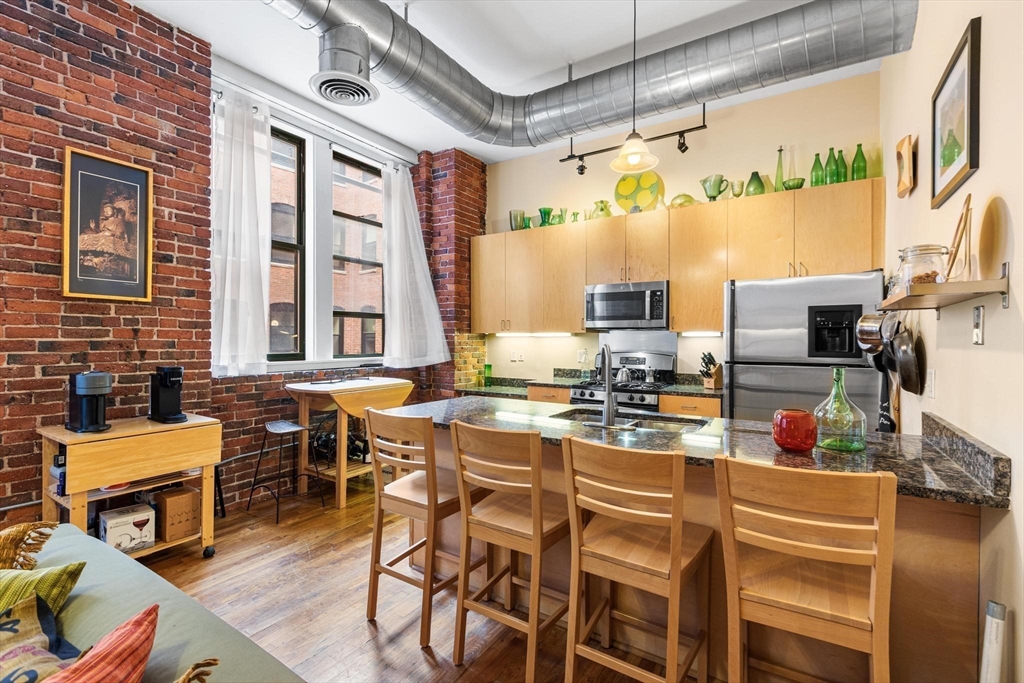 13-17 Willow Street # 305