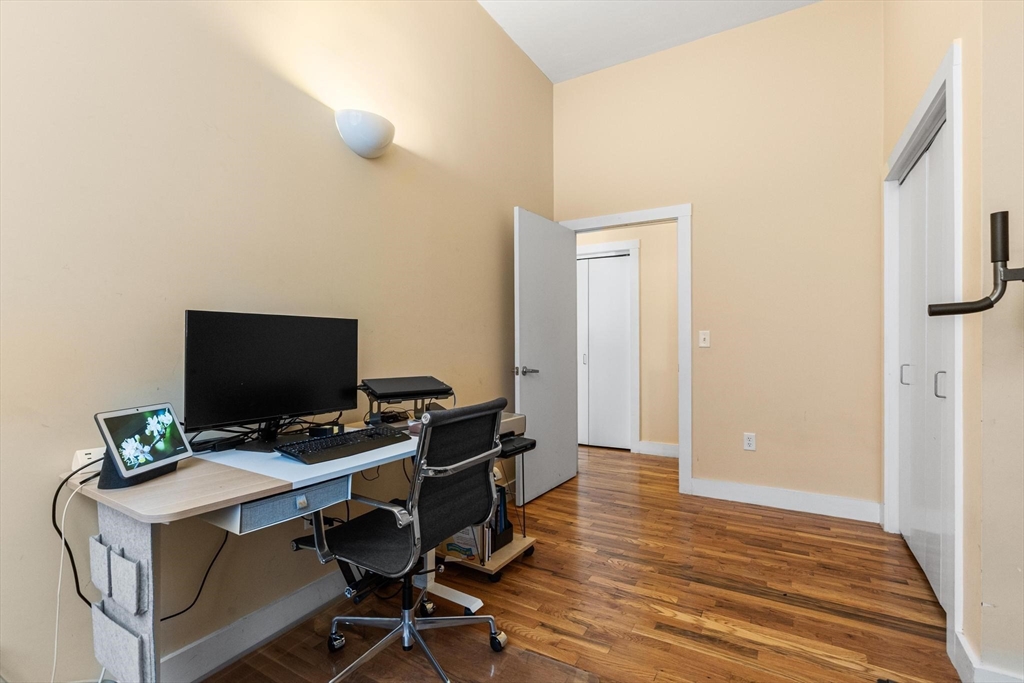 13-17 Willow Street # 305