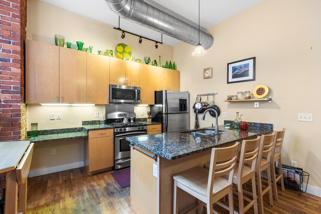 13-17 Willow Street # 305