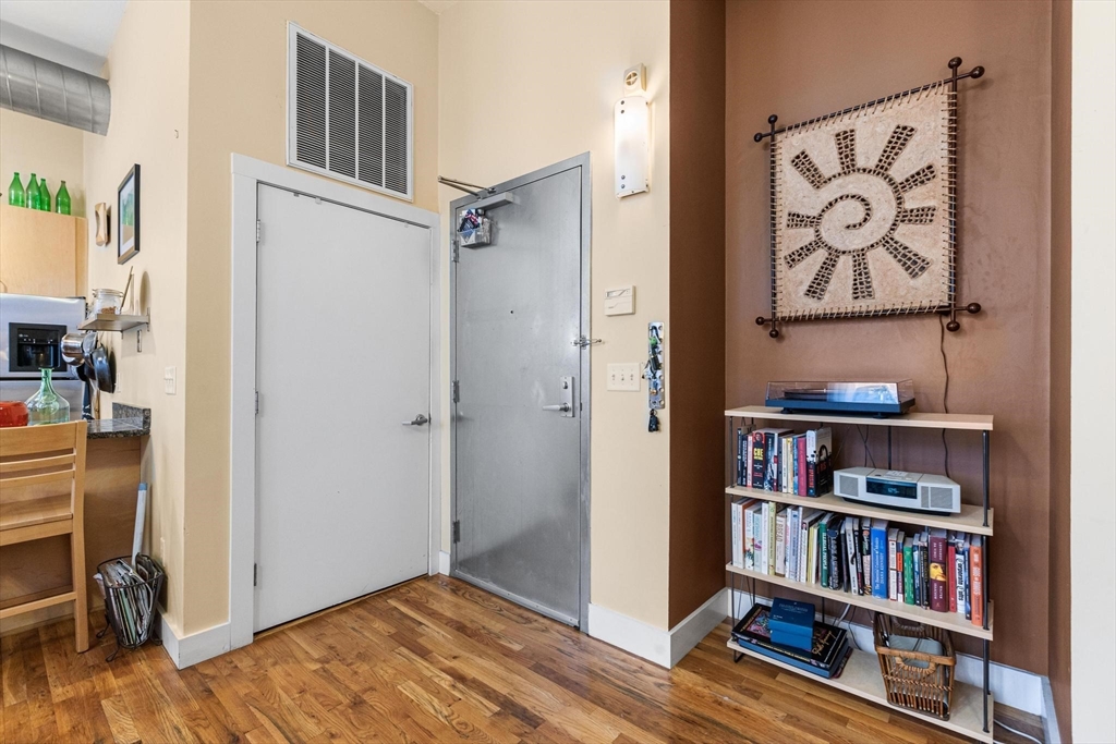 13-17 Willow Street # 305