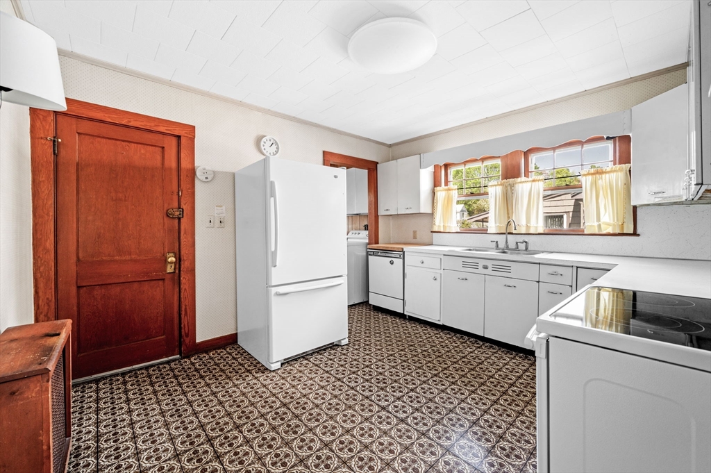 40-42 Tappan St