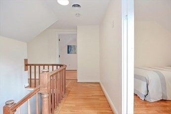 104 Glen St # 2