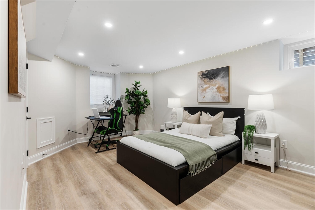 12-14 Norumbega St # 12