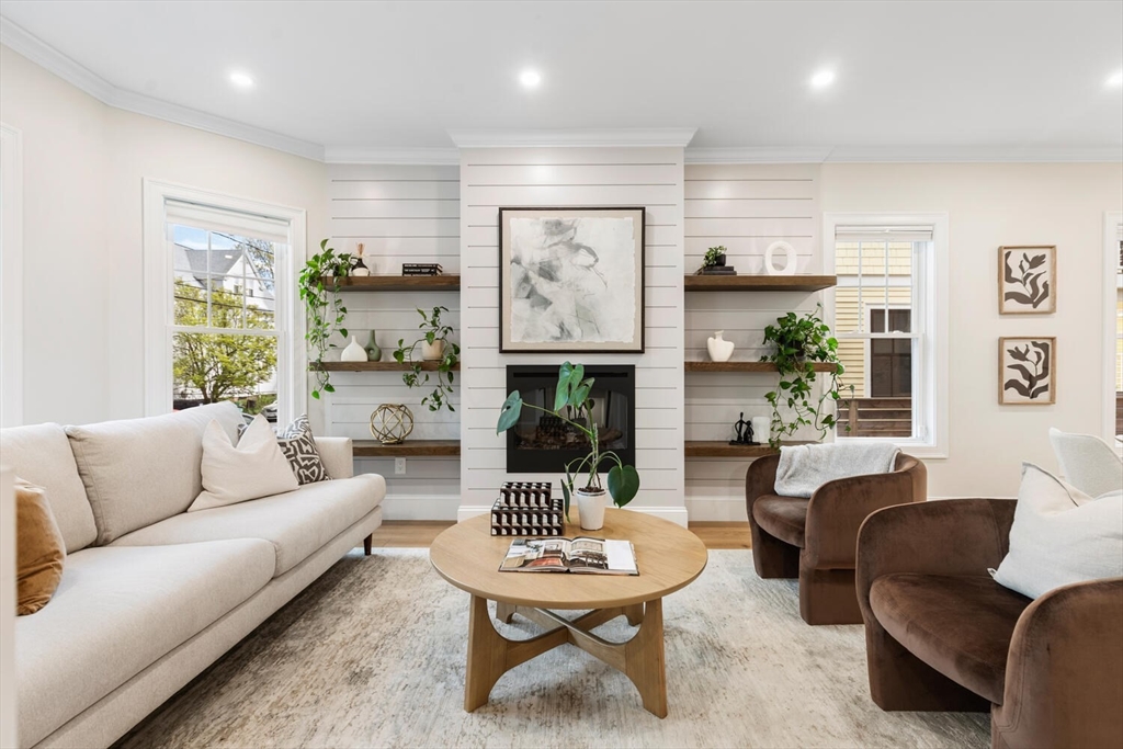12-14 Norumbega St # 12