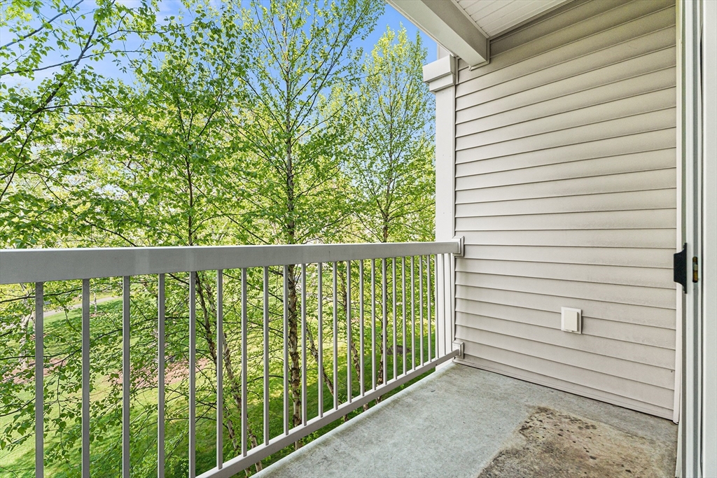 9 Abigail Way # 2012