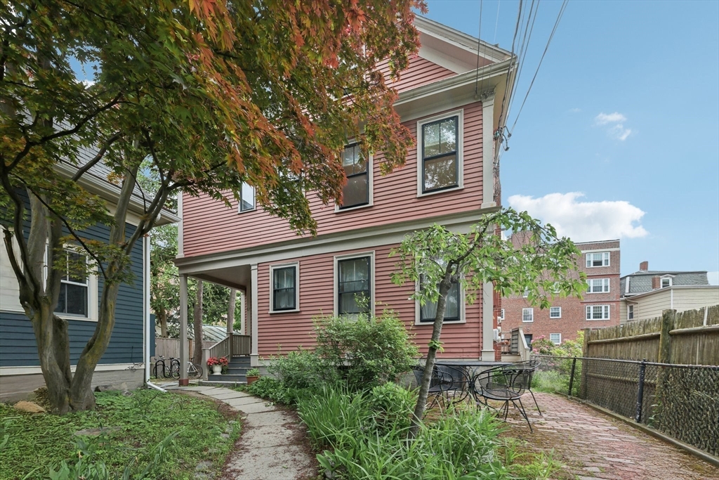 67 Walker St # 3