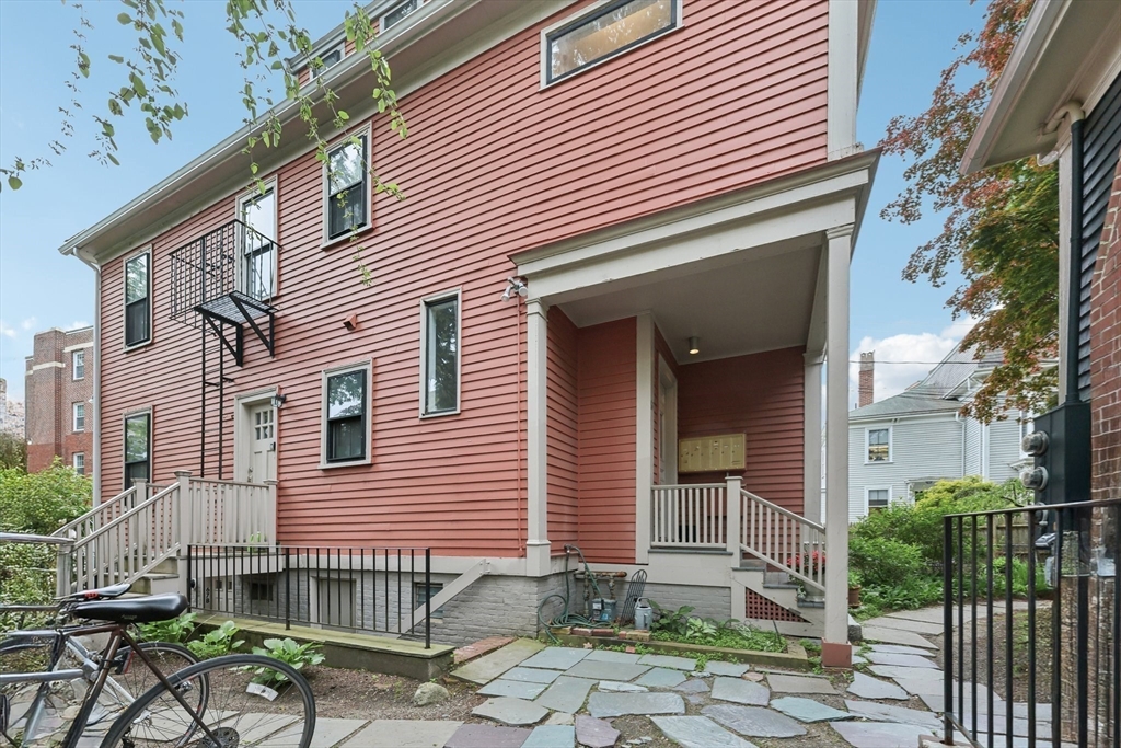 67 Walker St # 3