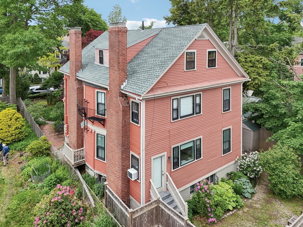 67 Walker St # 3