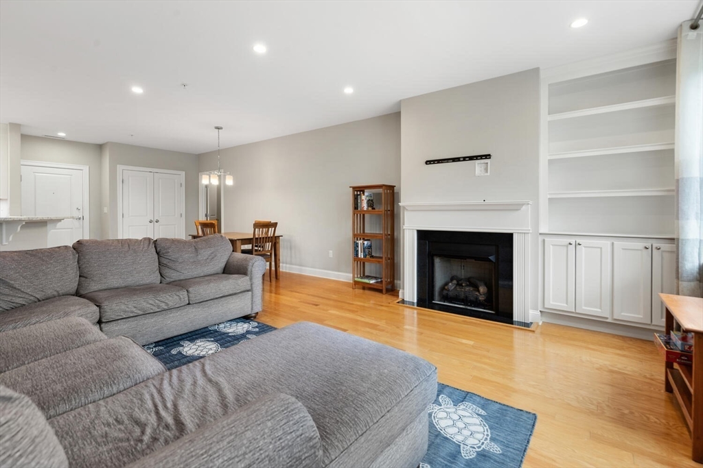 2 Inwood Drive # 2001